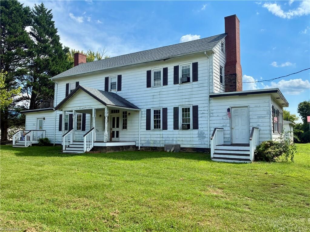 Property Photo: 1109 W Main Street NC 27055
