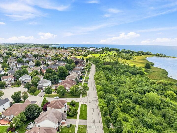 Property Photo: 291 Whitby Shores Greenway N/A ON L1N 9N6