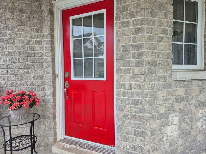 Property Photo: 110 Fireside Court ON K7K 7L8
