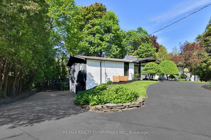 Property Photo: 625 Sir Richards Road ON L5C 1A3