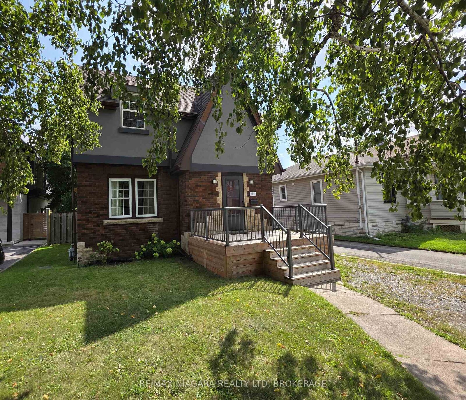Property Photo:  5944 Dorchester Road  ON L2G 5S9 
