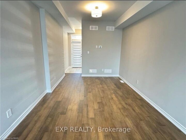 Property Photo:  9 Mann Trail 50  ON L3C 0K2 