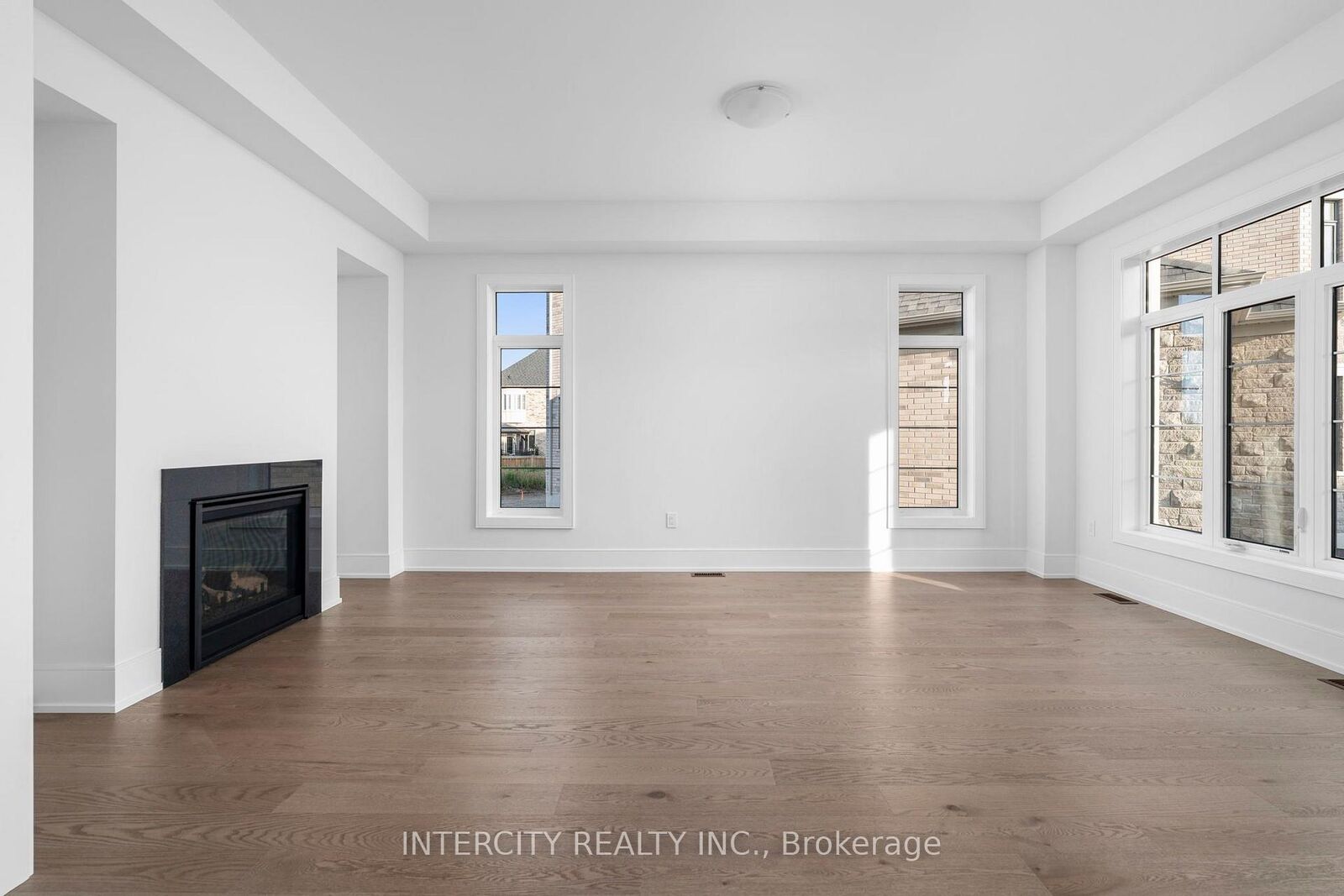Property Photo: 20 Gold Bottom Crescent ON L6P 4H8