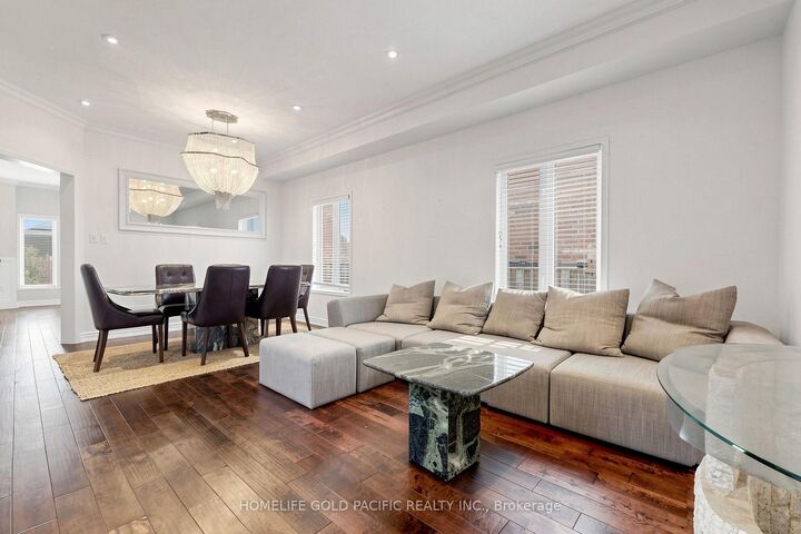 Property Photo:  70 Mallard Marsh Crescent E  ON L4E 4B7 