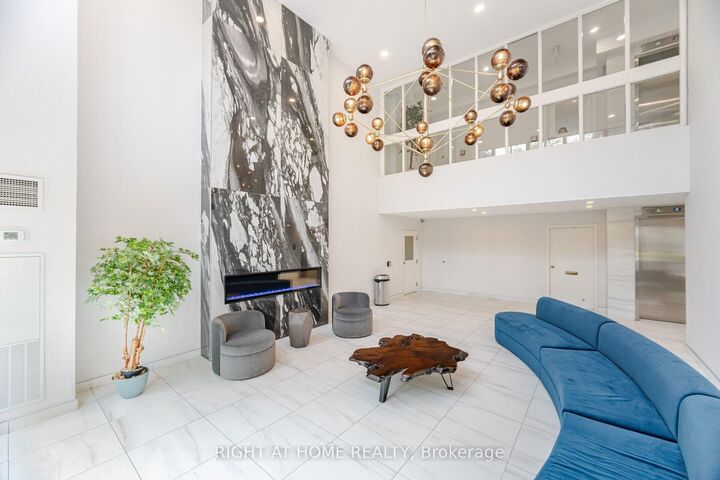 Property Photo: 1580 Mississauga Valley Boulevard 301 ON L5A 3T8