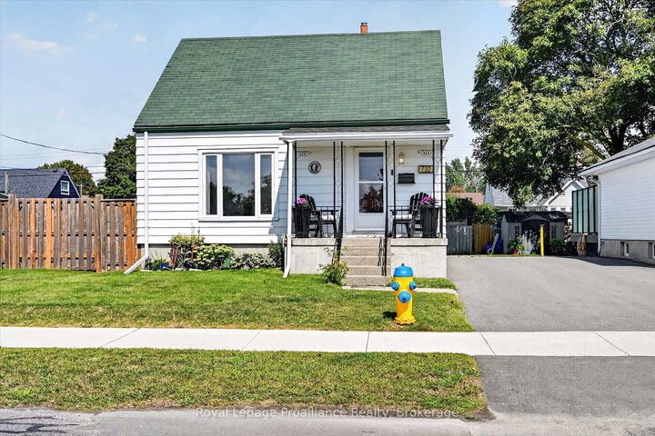 Property Photo: 732 Gillespie Avenue ON K9J 4B7
