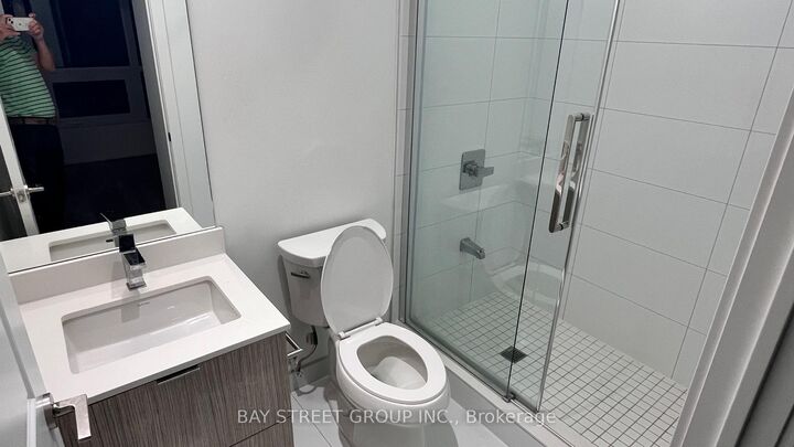 Property Photo:  395 Bloor Street E 4702  ON M4W 1H7 
