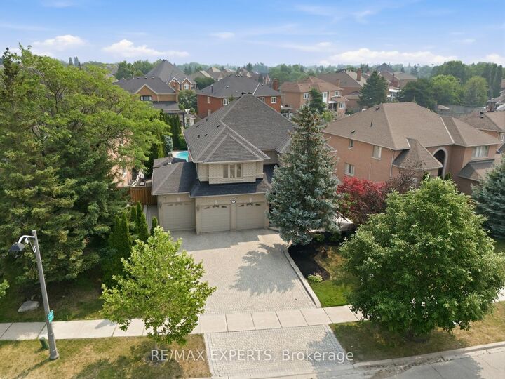 Property Photo: 215 Velmar Drive ON L4L 8K3