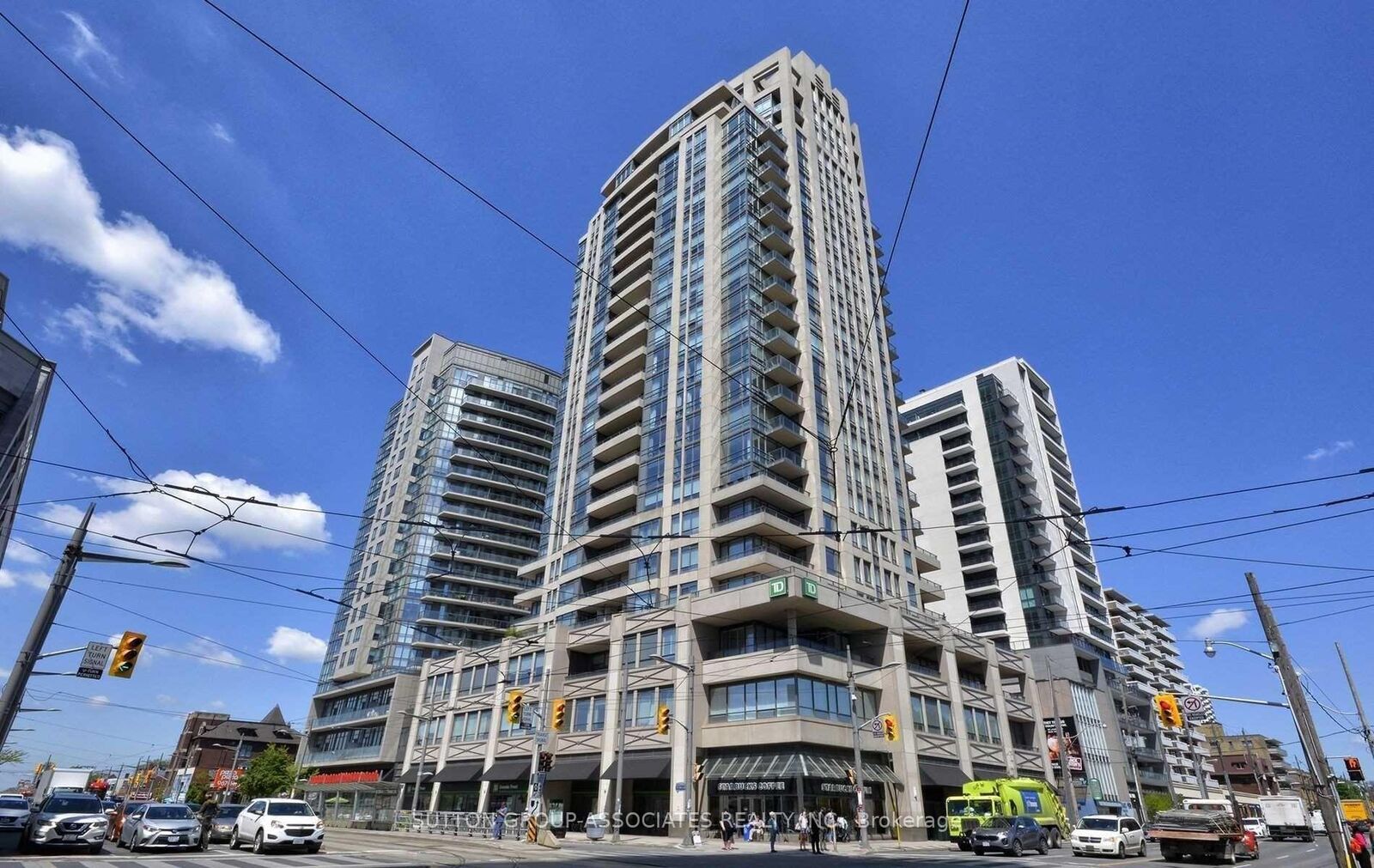 Property Photo:  500 St. Clair Avenue W 1807  ON M6C 1A8 