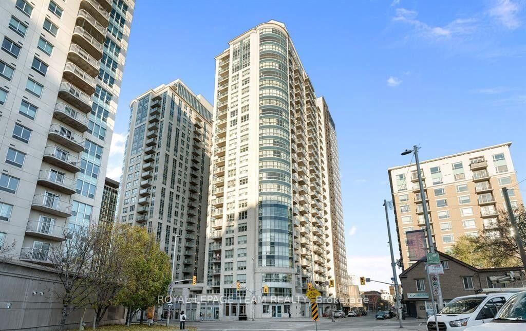 Property Photo:  195 Besserer Street 2401  ON K1N 0B6 