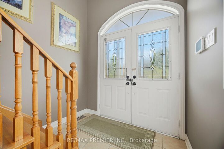 Property Photo: 137 Blackthorn Drive ON L6A 3N2