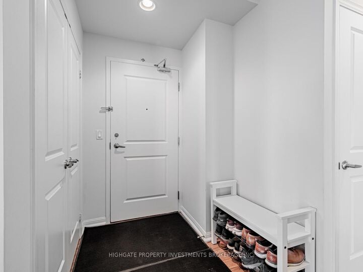 Property Photo: 628 Fleet Street 2506 ON M5V 1A8