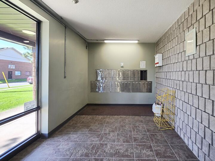 Property Photo:  72 Main Street E 211  ON L3K 5Z8 