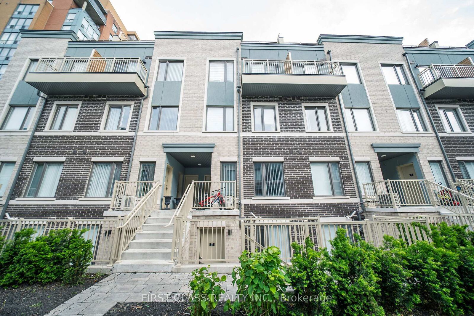 Property Photo:  5 William Jackson Way 56  ON M8V 0J6 