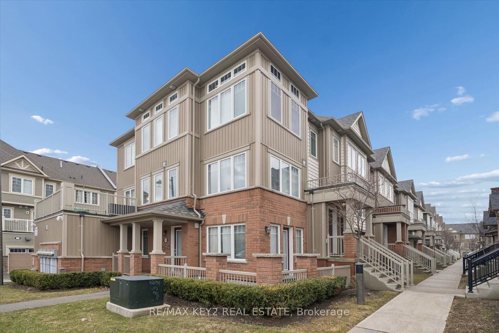 Property Photo: 2500 Hill Rise Court 23 ON L1L 0W2
