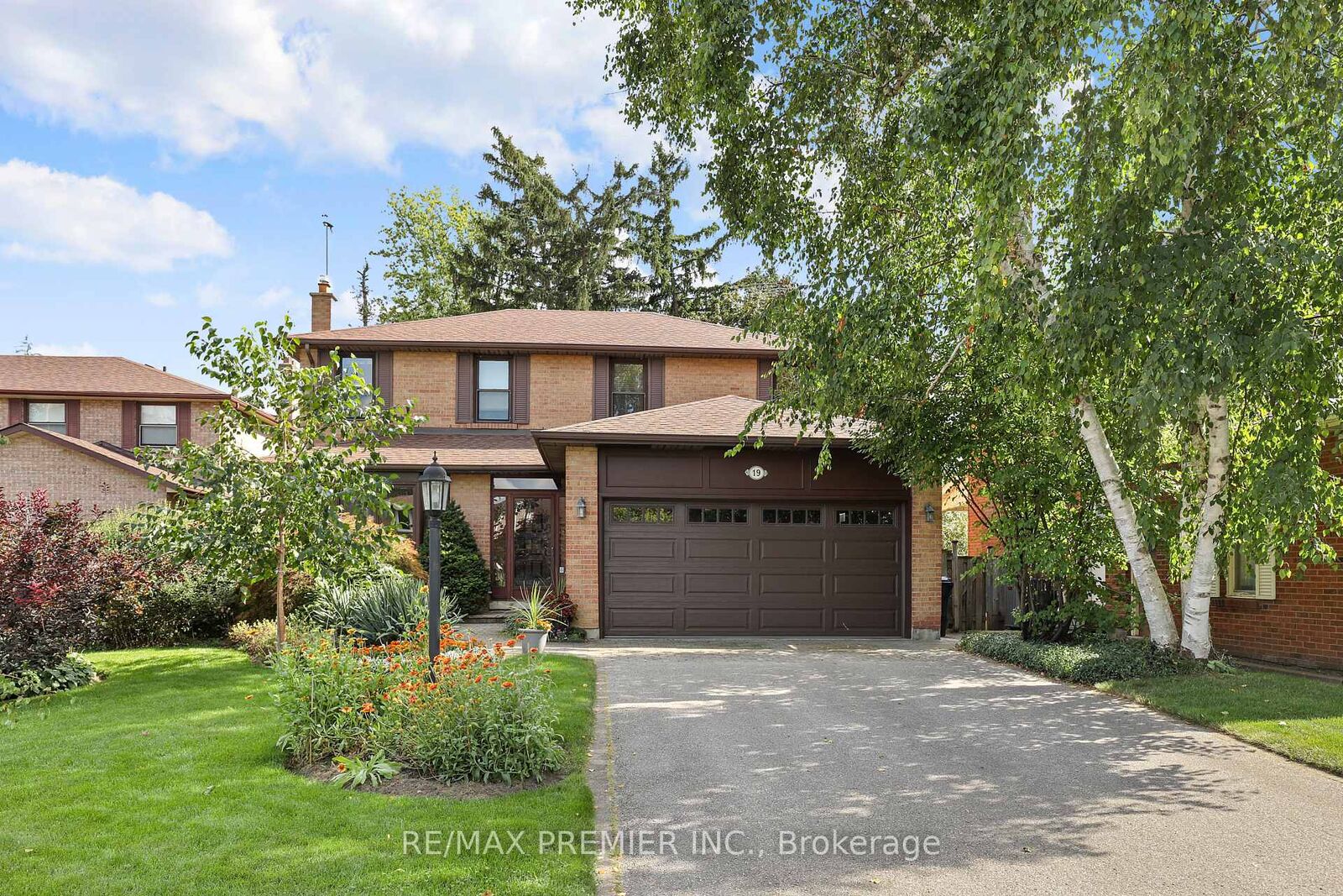 Property Photo: 19 Temagami Court ON M2M 4E6