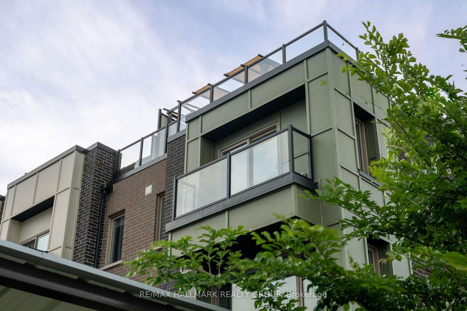 Property Photo:  583 Takamose Private 217  ON K1K 4Z4 