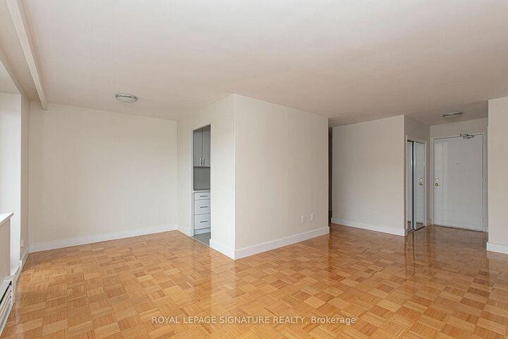 Property Photo:  2 Grandstand Place 203  ON M4H 1E2 