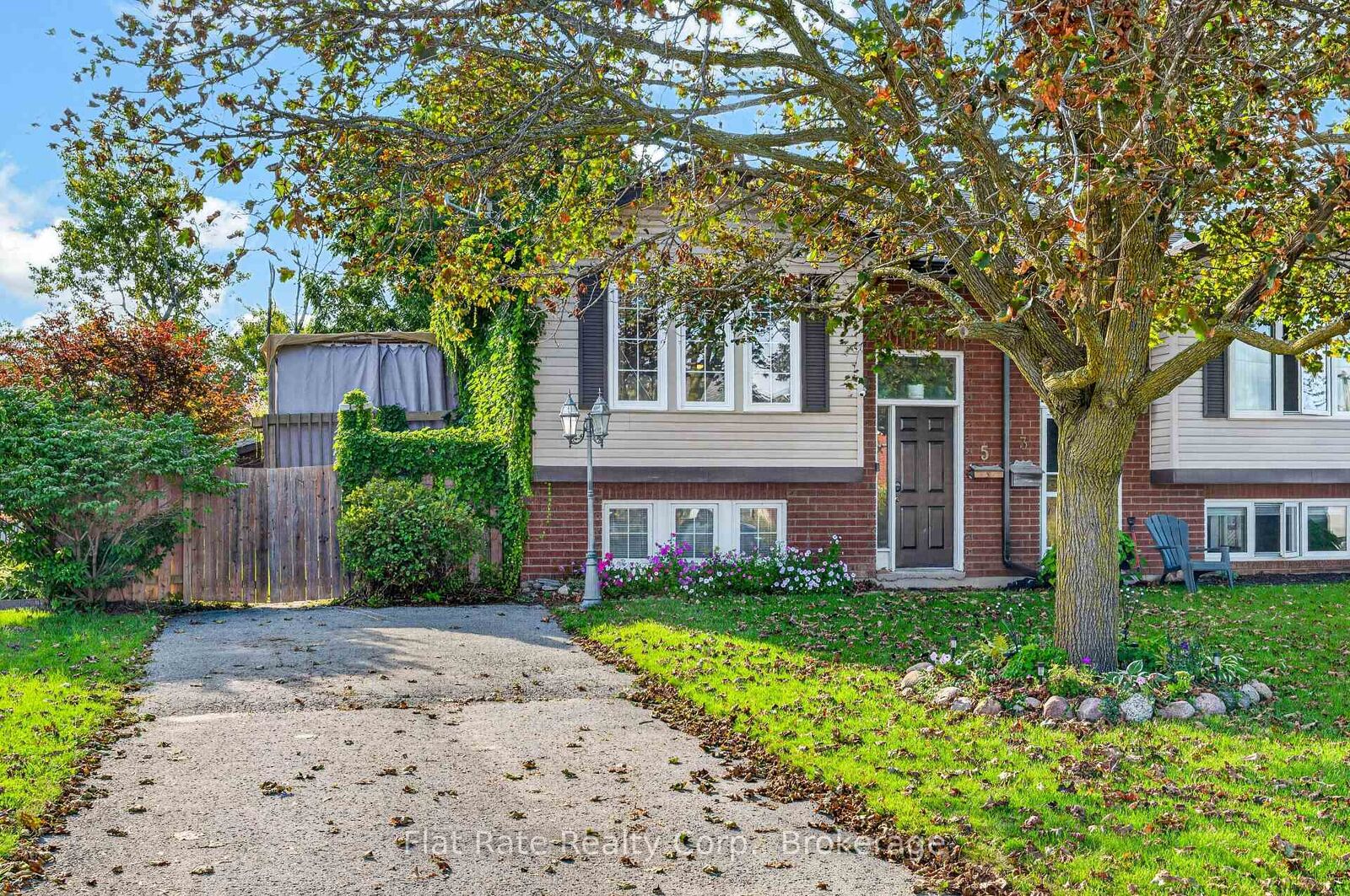 Property Photo:  5 Hudspeth Court  ON K9V 1T9 