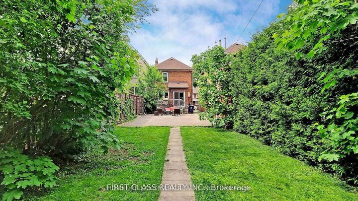 Property Photo: 203 Melrose Avenue ON M5M 1Y9