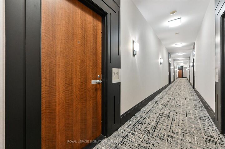 Property Photo:  111 Elizabeth Street 1825  ON M5G 1P7 