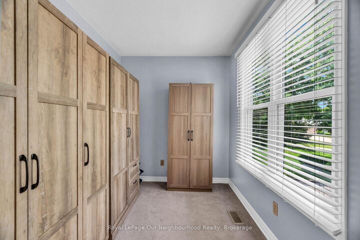Property Photo: 67 Bartlett Crescent ON N6K 1W3