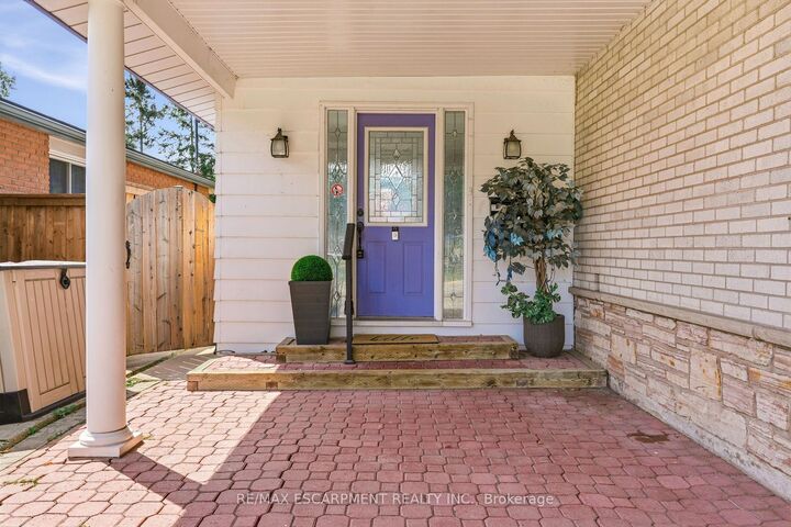Photo de la propriété: 616 Mullin Way ON L7L 4J4