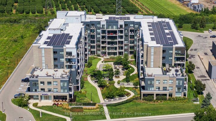 Photo de la propriété: 5055 Greenlane Road 425 ON L3J 2J3