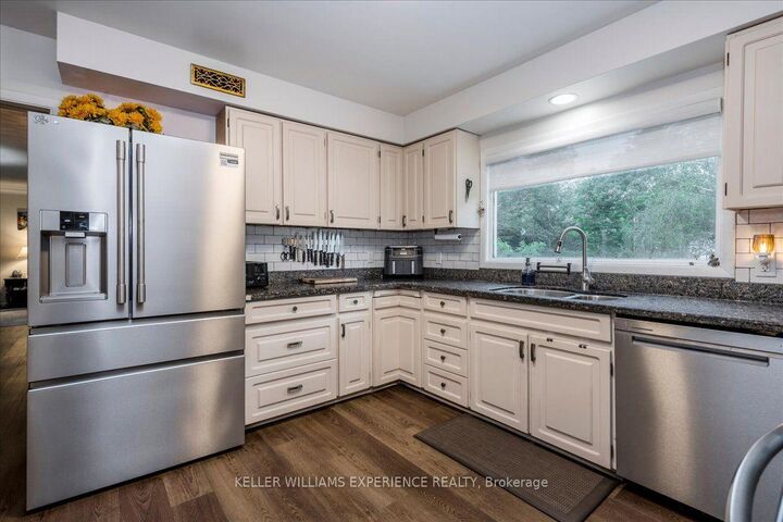 Property Photo: 298 Seventh Street ON L4R 3Z9