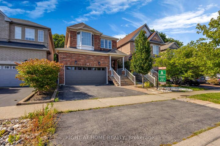Property Photo: 3833 Quiet Creek Drive ON L5M 8B1