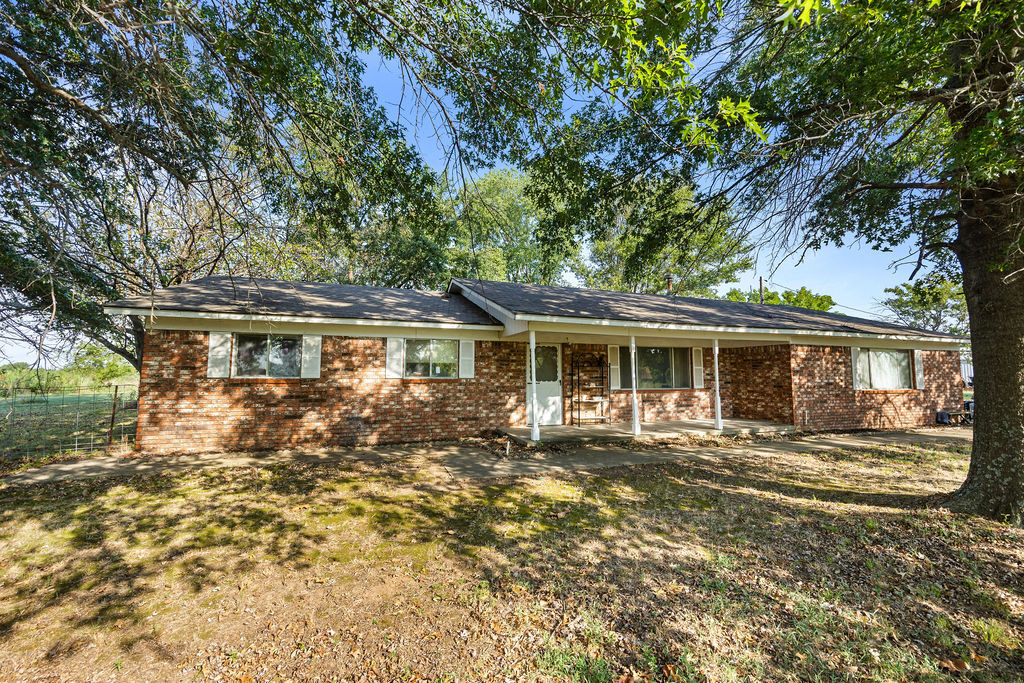 Property Photo: 2688 W 627 OK 74337