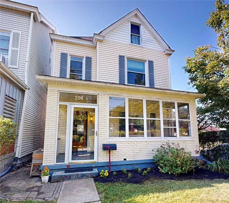Property Photo: 200 11th St PA 15215