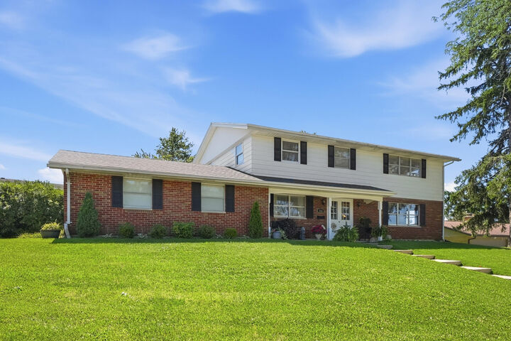 Property Photo:  3161 Sherwood Park Drive  OH 45505 