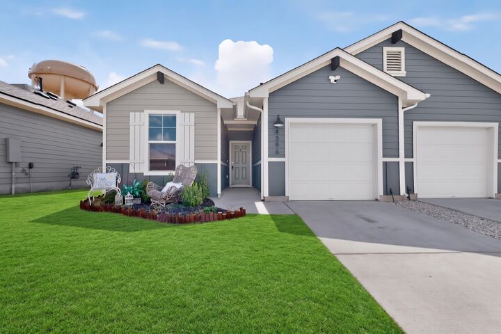 Property Photo: 439 Arnold Loop A TX 78640