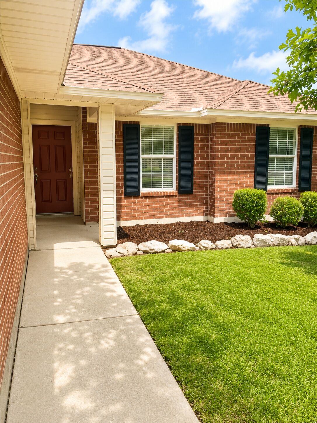 Property Photo: 501 Amaryllis Avenue TX 78613