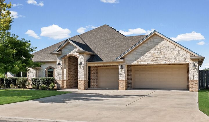 Property Photo: 2007 Chamberlain Lane TX 76502
