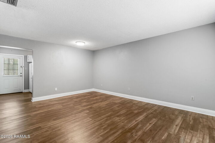 Property Photo: 100 Winchester Drive 604 LA 70506