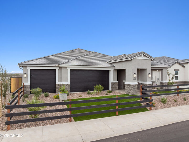 Property Photo: 2704 W Sentiero Avenue AZ 85120