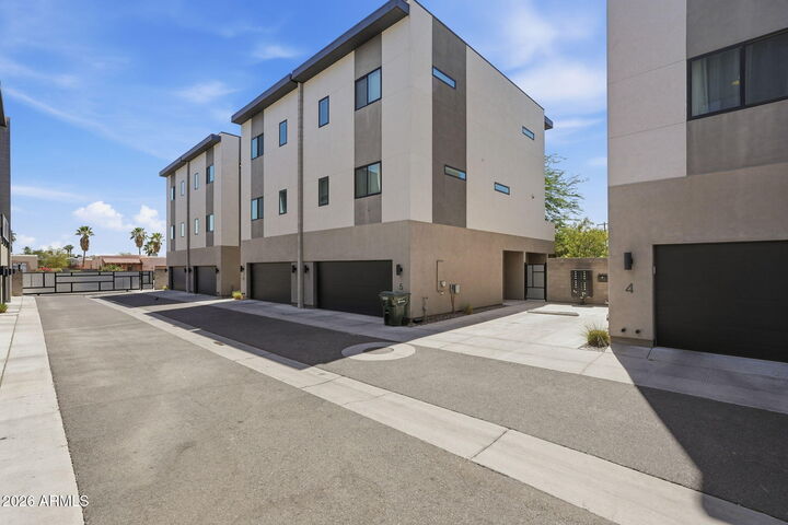 Property Photo:  2727 E Thomas Road 5  AZ 85016 