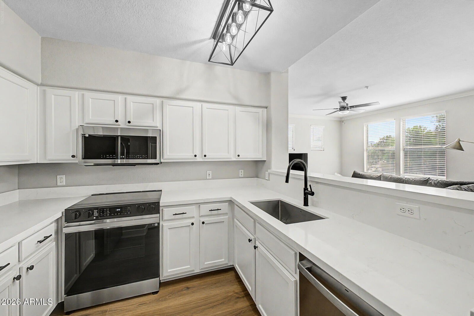 Property Photo: 20100 N 78th Place 2207 AZ 85255