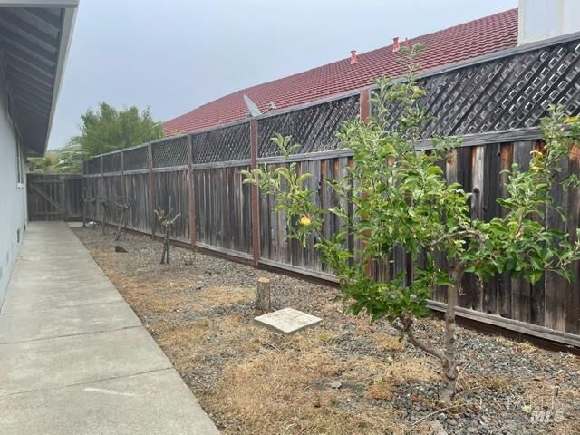 Property Photo: 1698 Randon Way CA 95403