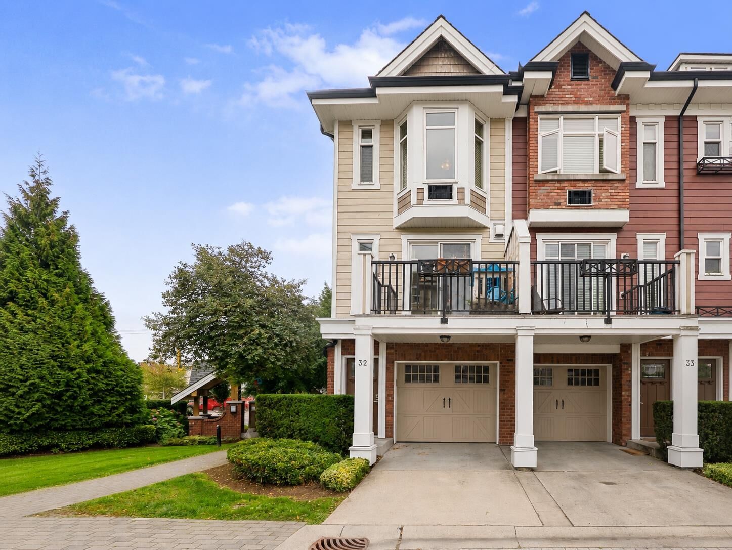 Property Photo:  20738 84 Avenue 32  BC V2Y 0J6 