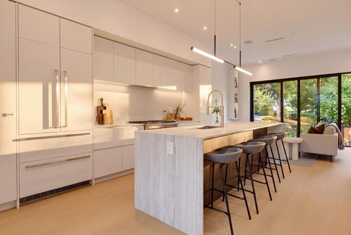 Property Photo: 75 E 23rd Avenue 1 BC V5V 1W8