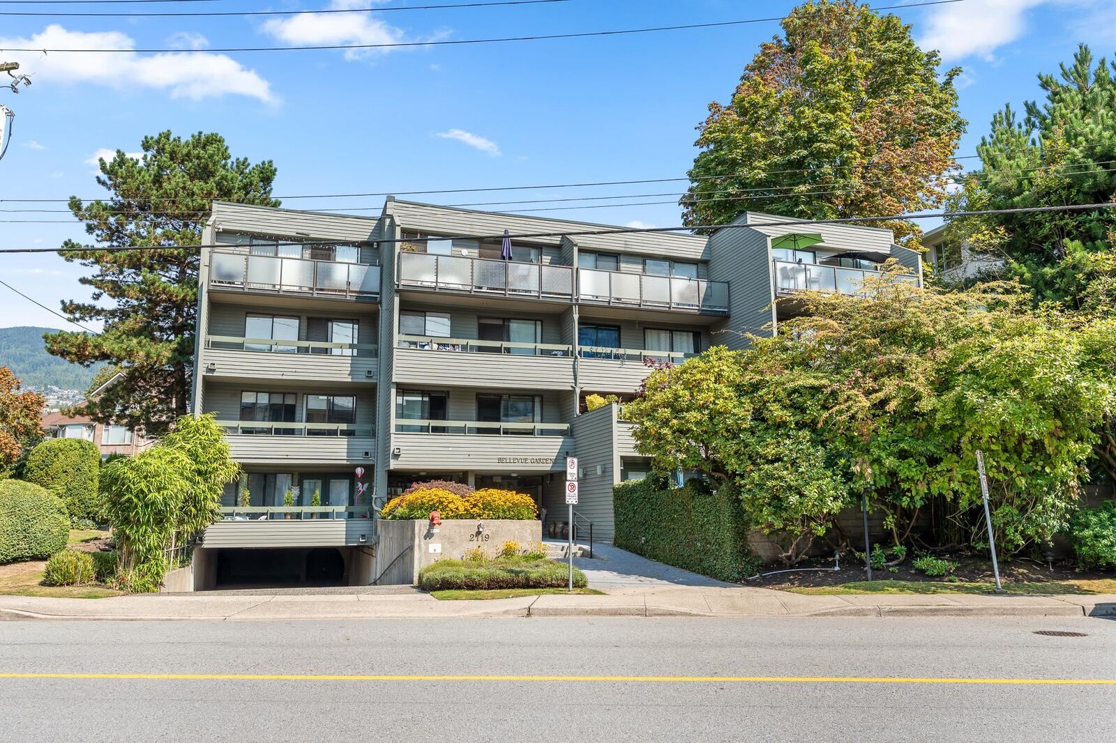 Property Photo:  2119 Bellevue Avenue 101  BC V7V 1C2 