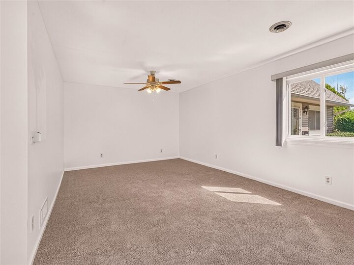 Property Photo:  530 Eastbrooke Lane  NY 14618 