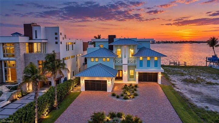 Property Photo: 938 San Carlos Dr FL 33931