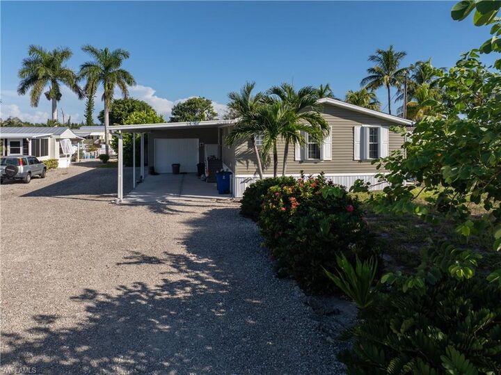 Property Photo: 4826 Sandpiper Dr SW FL 33956