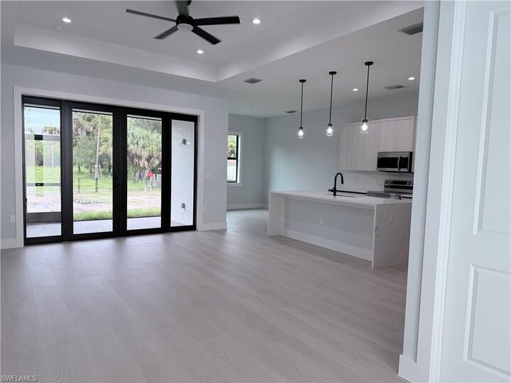 Property Photo:  472 12th St NE  FL 34120 