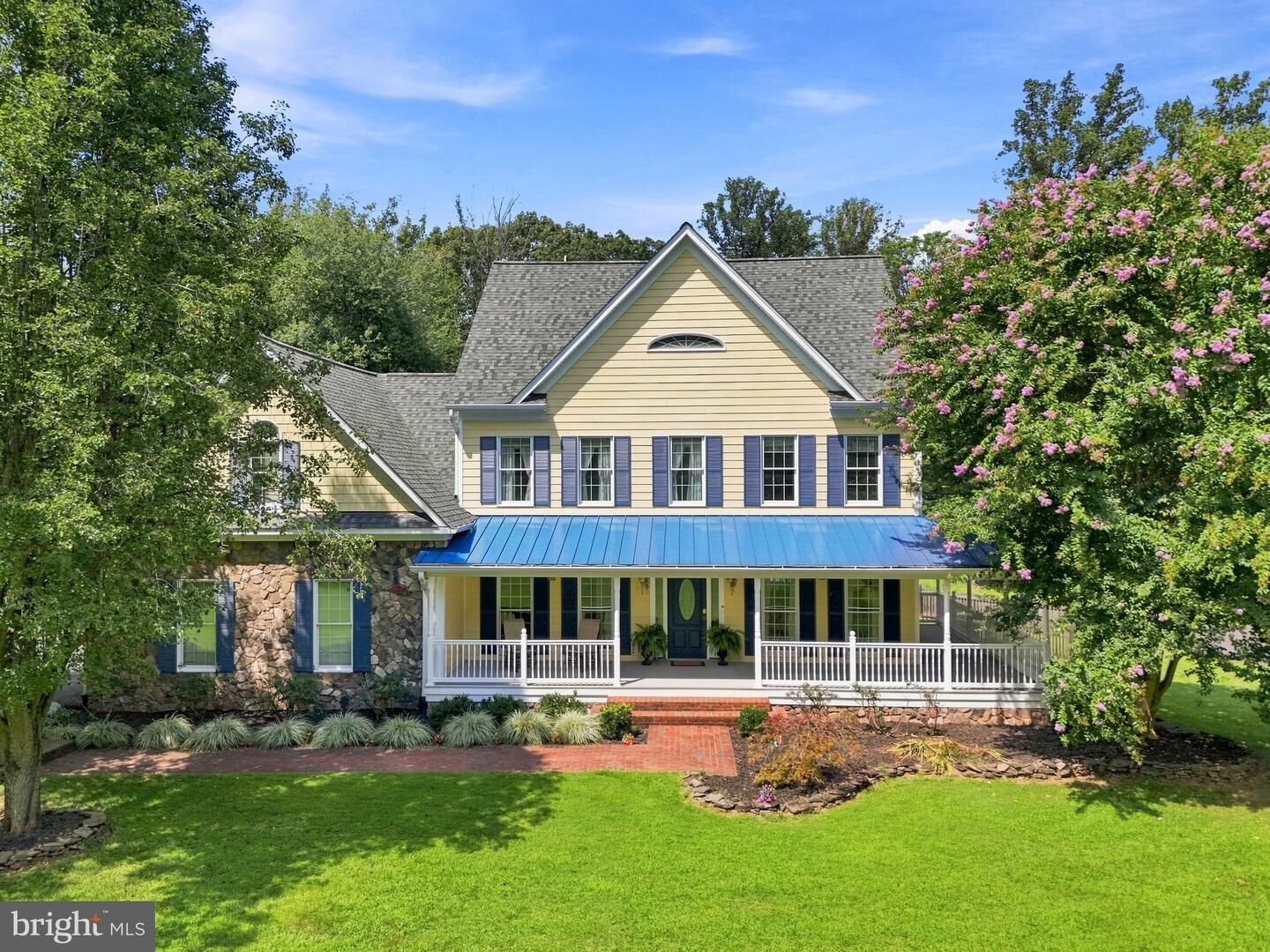 Property Photo: 9438 Petterson Lane VA 20112