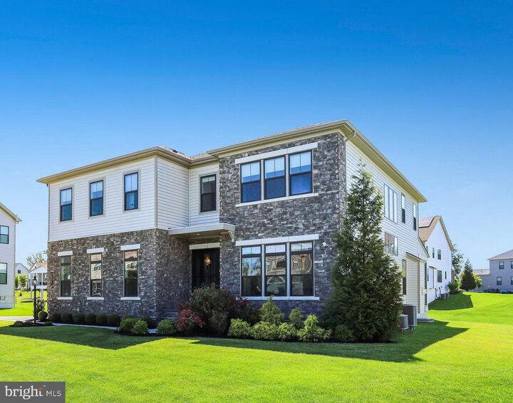Property Photo: 24935 Flaming Tree Court VA 20105
